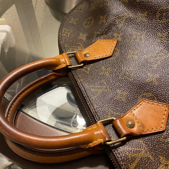 ❌Sold❌Authentic Louis Vuitton Alma Hand bag - Picture 4 of 15